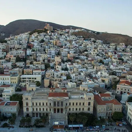 The Loft Hut Apartment *
